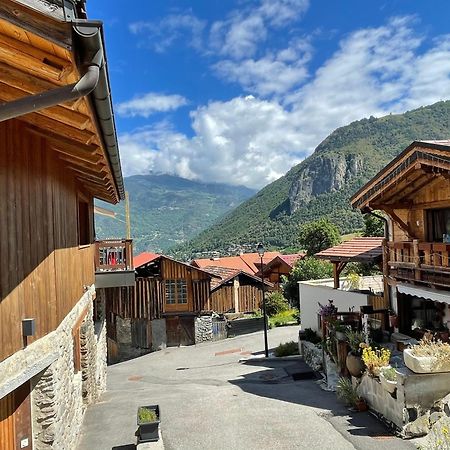Maison De Village Au Pied Des 3 Vallees Villarlurin Exteriör bild