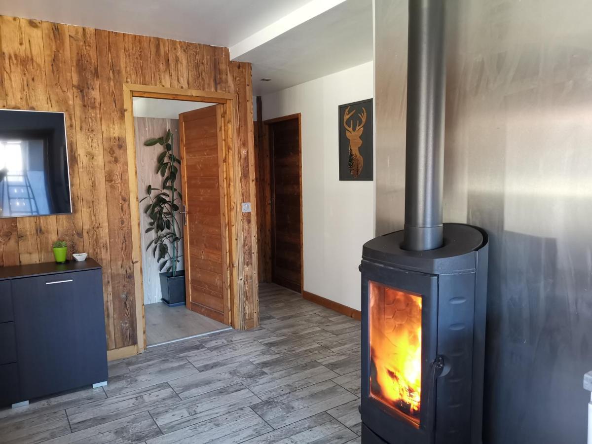 Maison De Village Au Pied Des 3 Vallees Villarlurin Exteriör bild